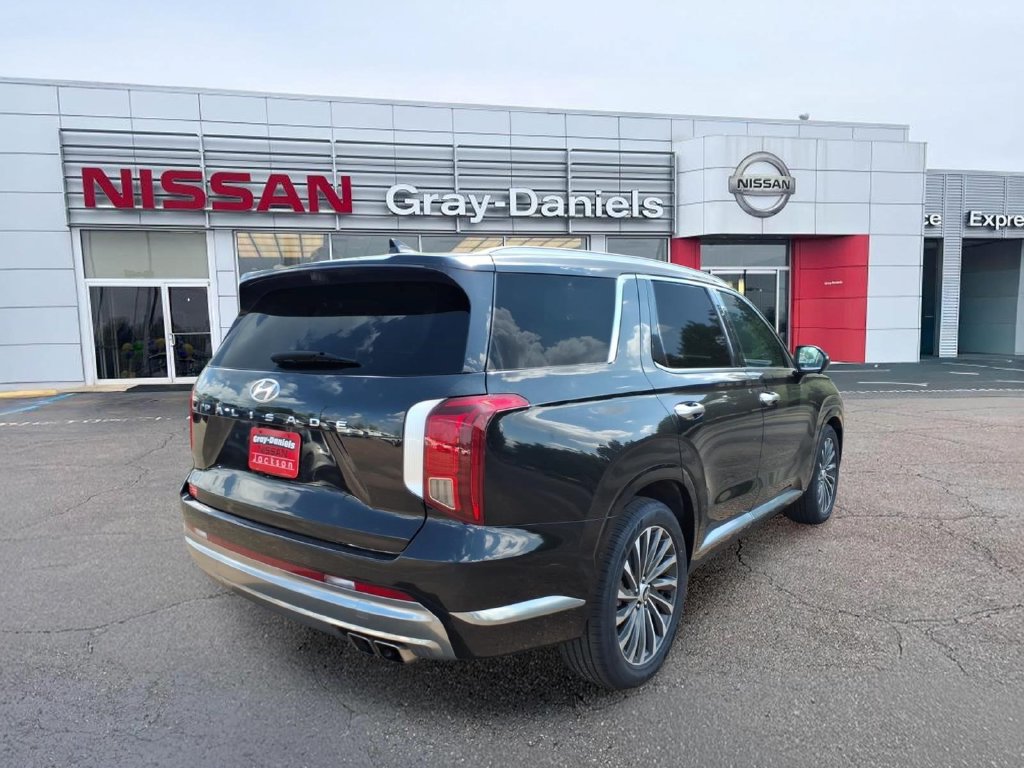 Used 2024 Hyundai Palisade Calligraphy FWD image 7