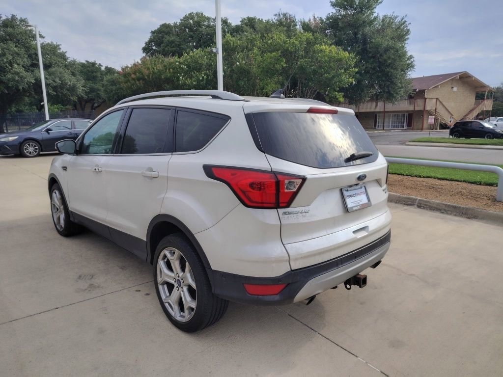 Used 2019 Ford Escape Titanium w/ U9j03 - Titanium Tow Package AWD/4WD image 3