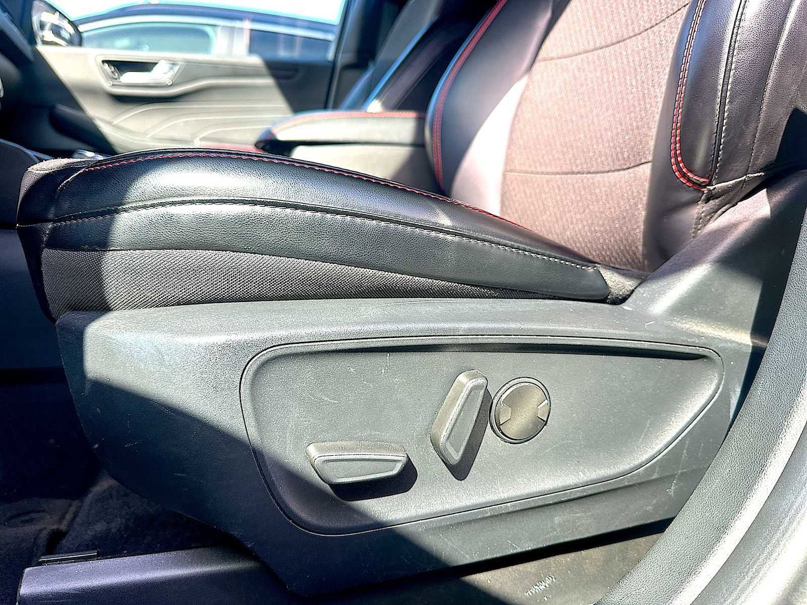 Used 2024 Ford Escape ST-Line image 14