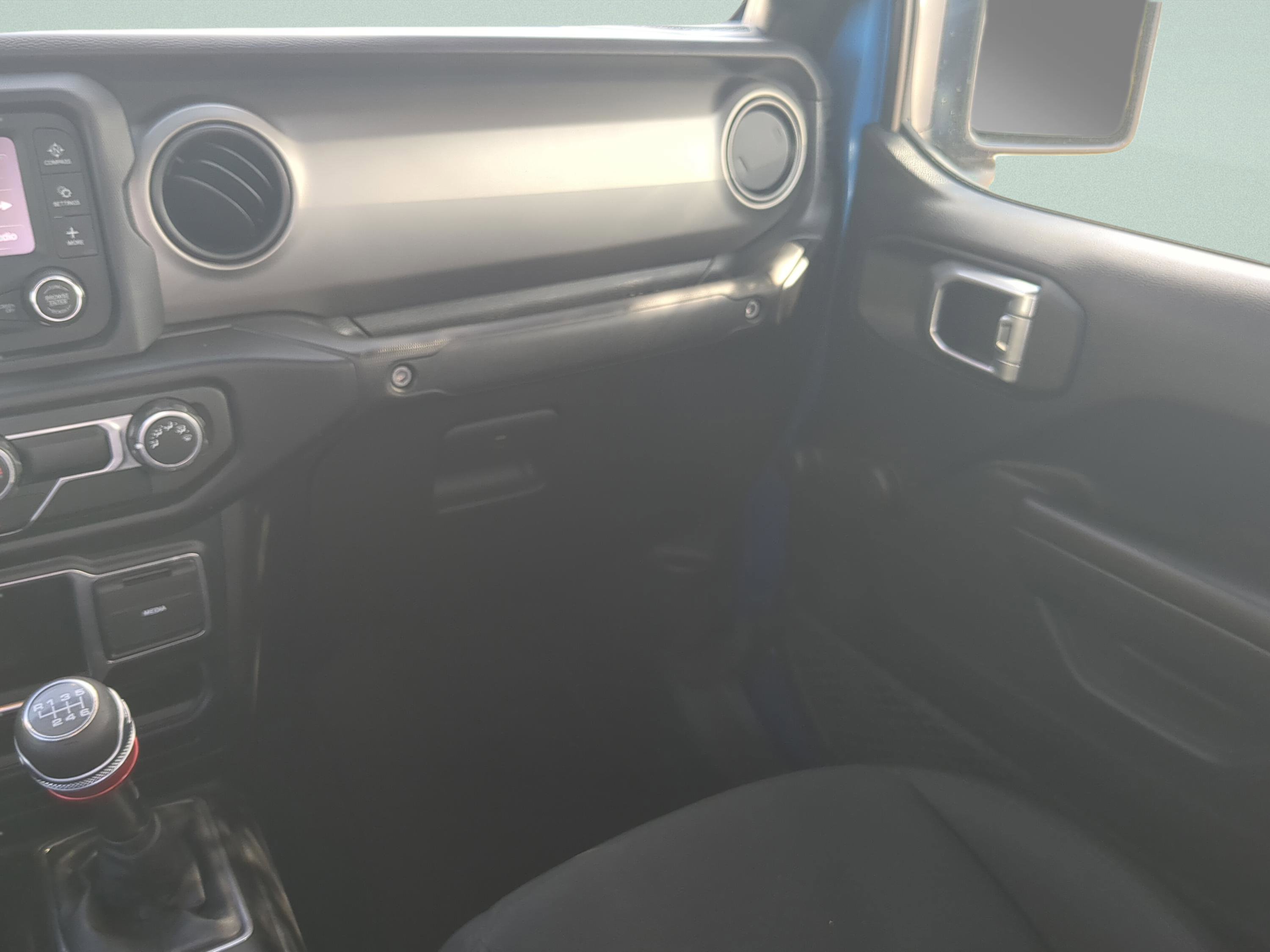 Used 2021 Jeep Gladiator Sport image 14