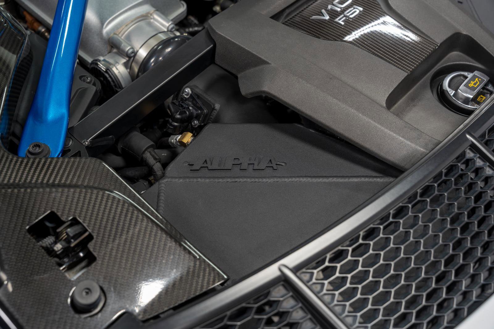 Used 2017 Audi R8 V10 plus w/ Full Leather Package image 69