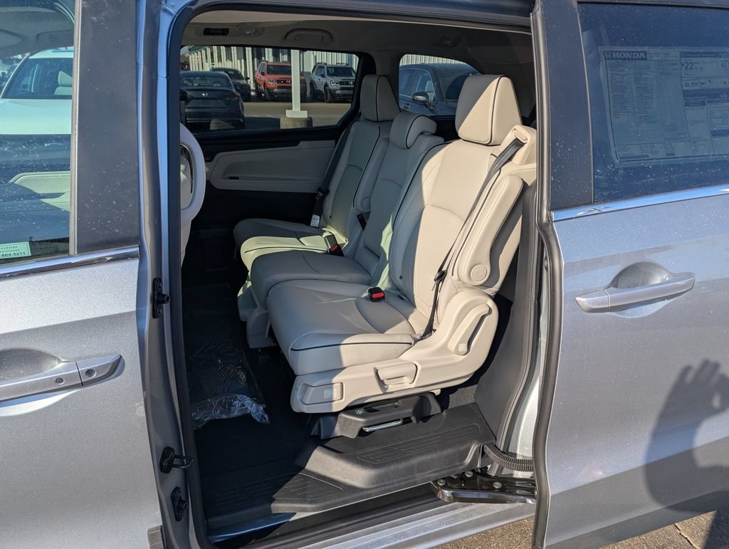 New 2026 Honda Odyssey Touring image 12