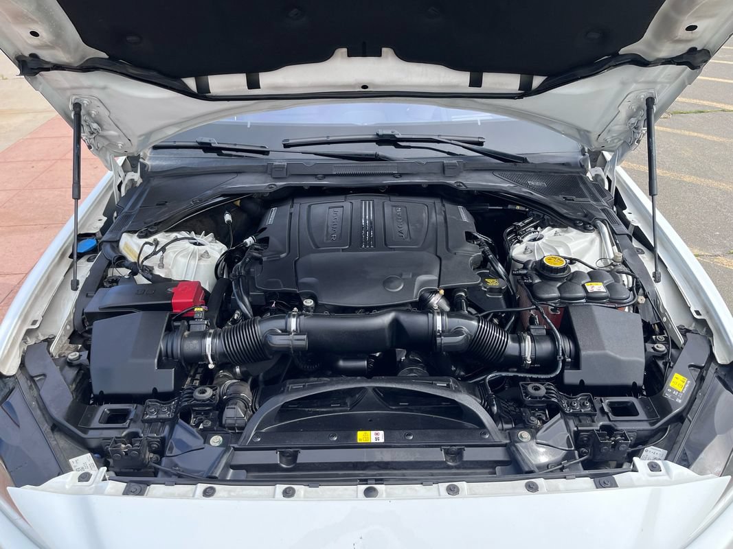 Used 2017 Jaguar XE R-Sport AWD/4WD image 26