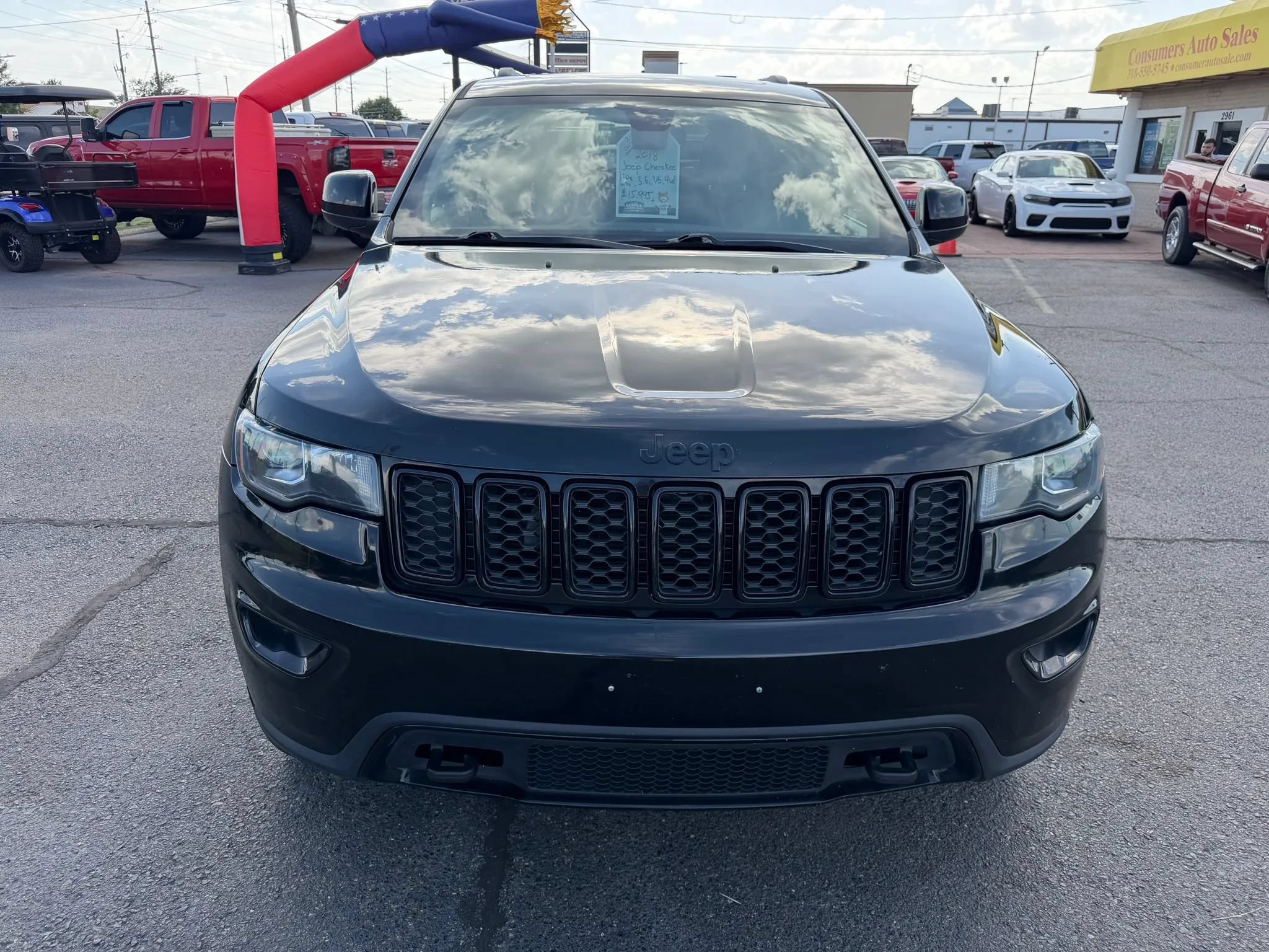Used 2018 Jeep Grand Cherokee Laredo AWD/4WD image 26