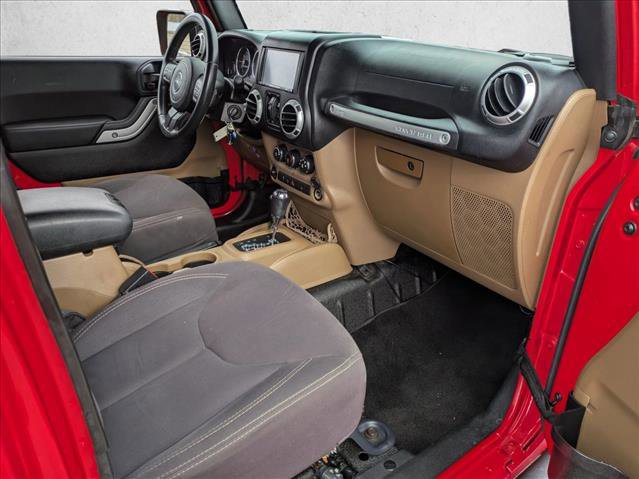 Used 2015 Jeep Wrangler Unlimited Rubicon w/ Max Tow Package image 21