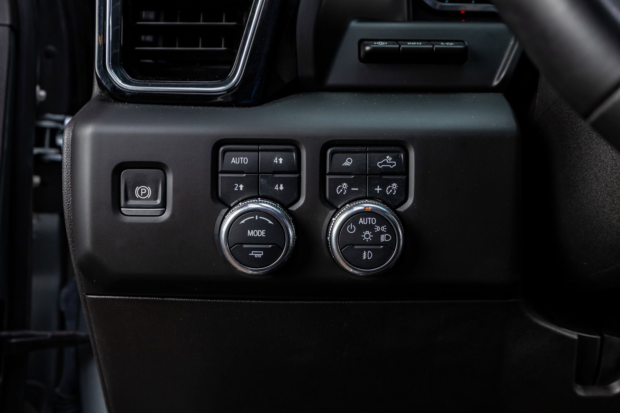 Used 2024 GMC Sierra 3500 Denali w/ Denali Reserve Package image 21