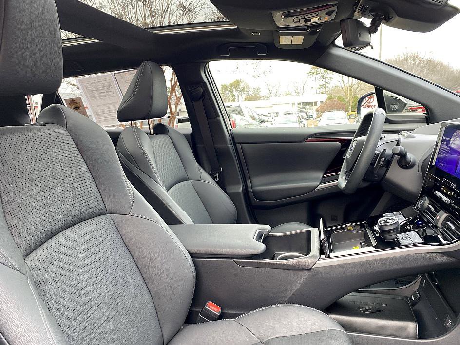 Used 2024 Subaru Solterra Touring image 21