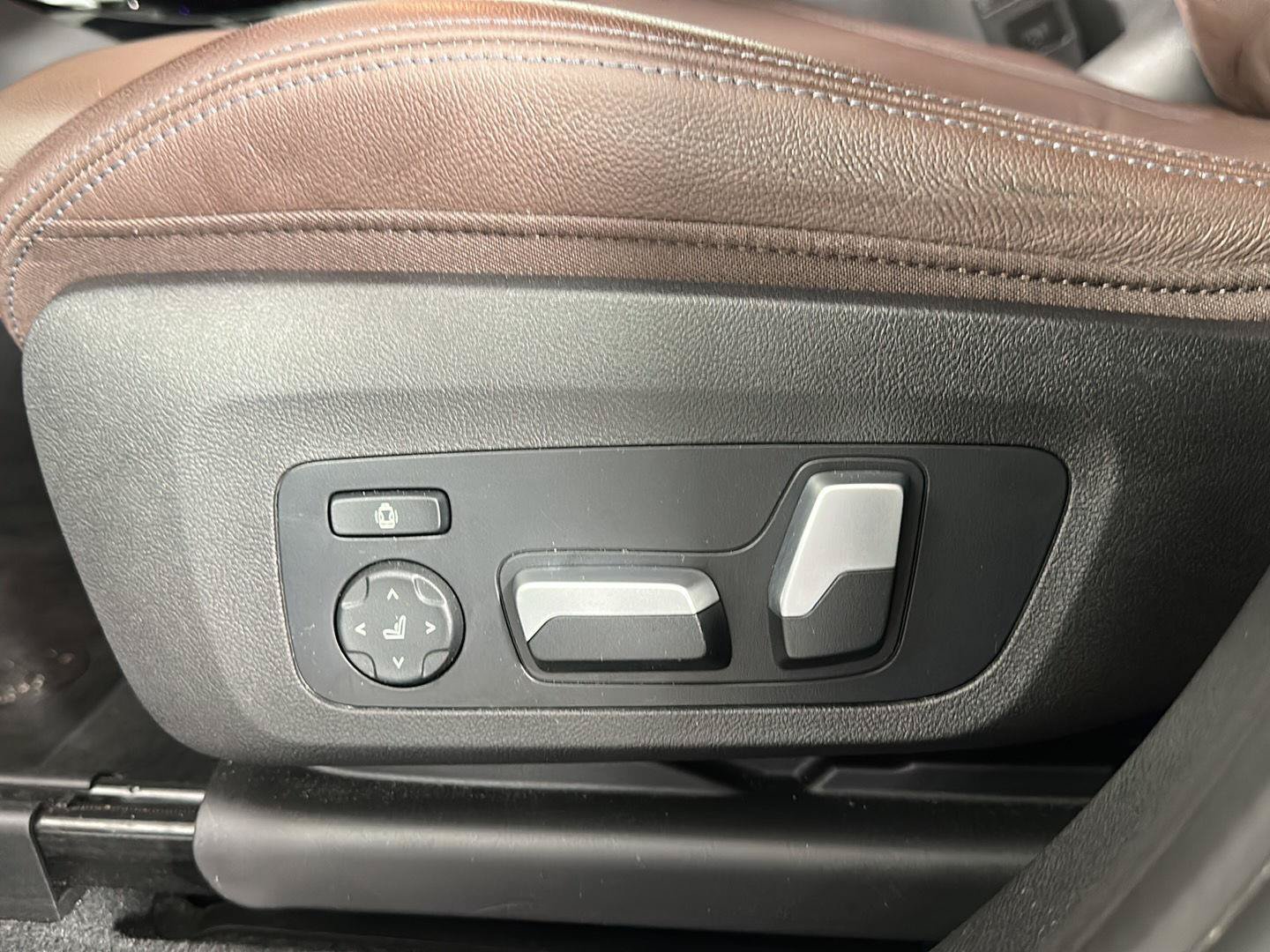 Used 2023 BMW X3 M40i AWD/4WD image 10