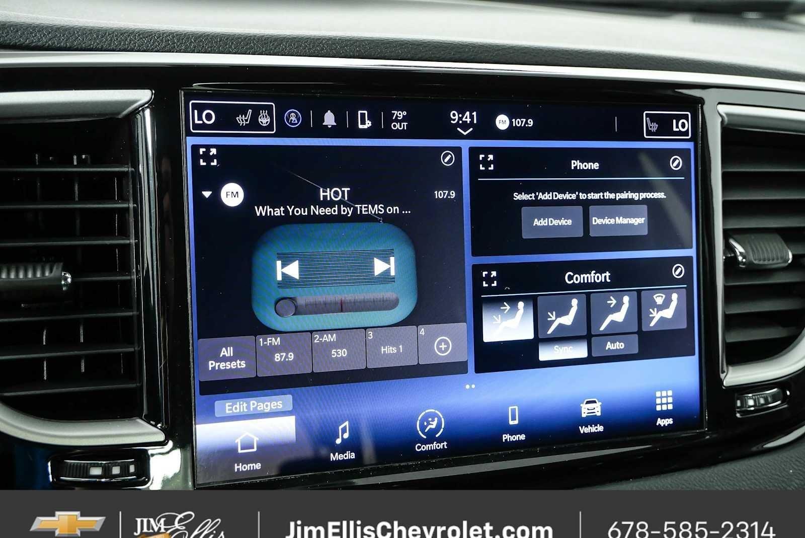 Used 2024 Chrysler Pacifica Touring-L FWD image 13