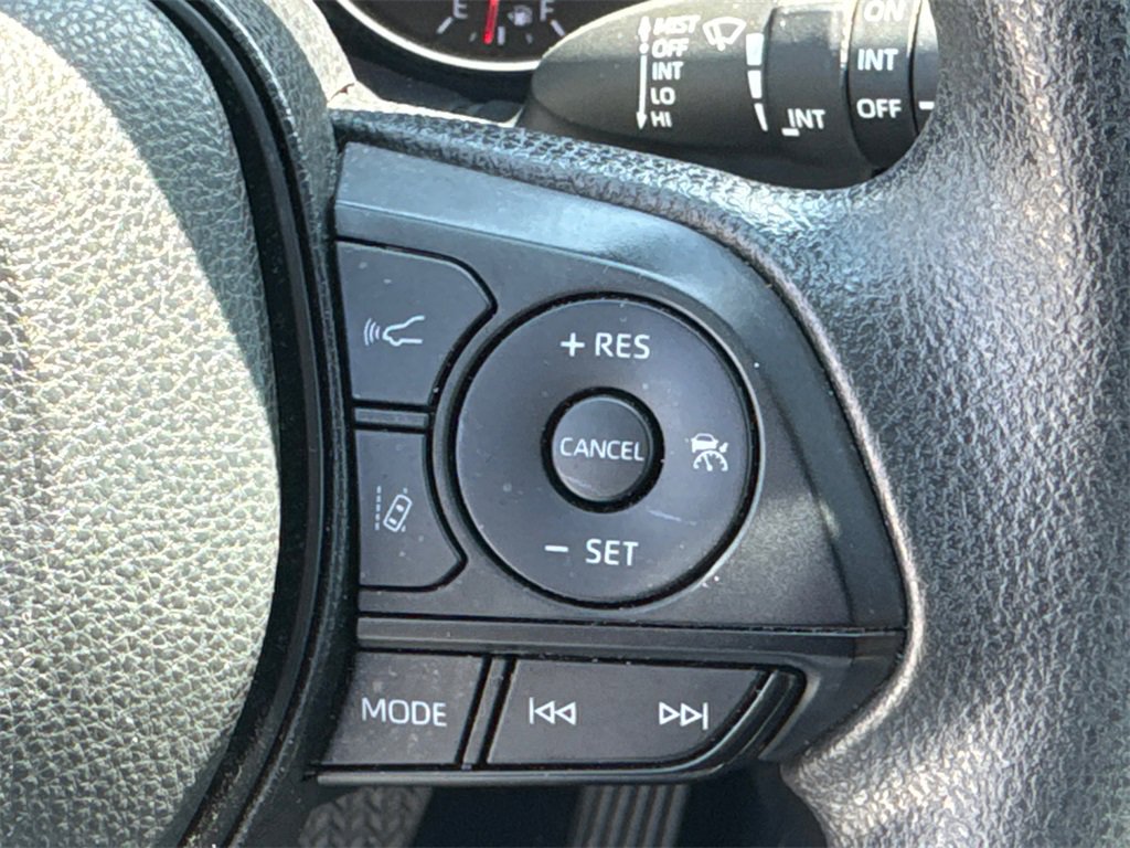 Used 2022 Toyota RAV4 XLE image 26