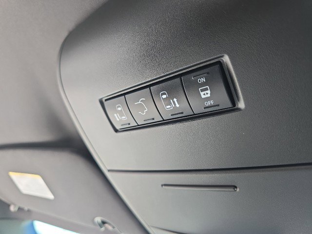 Used 2020 Dodge Grand Caravan SXT image 24