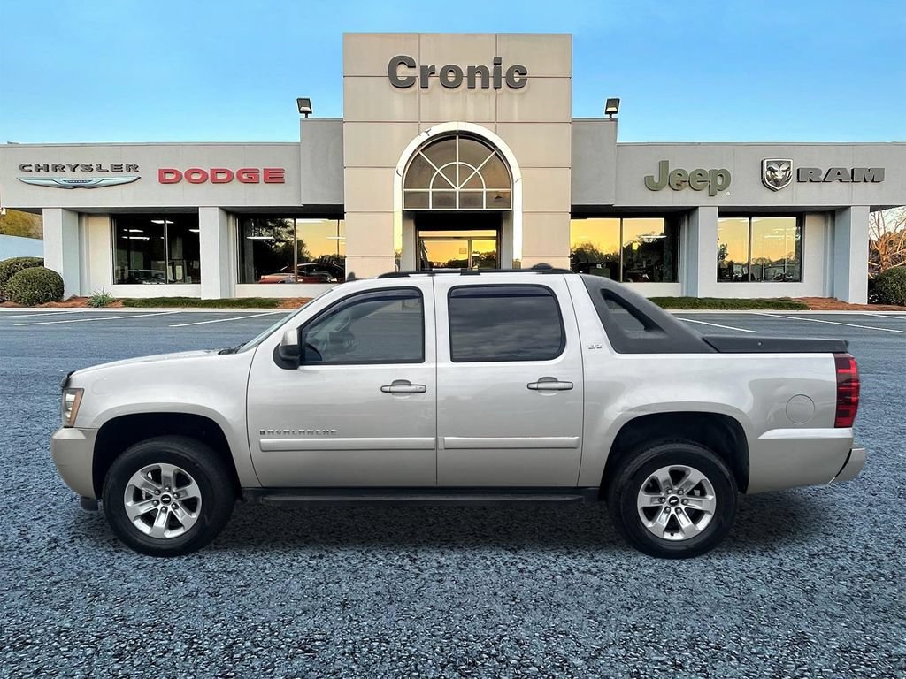 Used 2007 Chevrolet Avalanche LTZ w/ LTZ Preferred Equipment Group RWD image 6