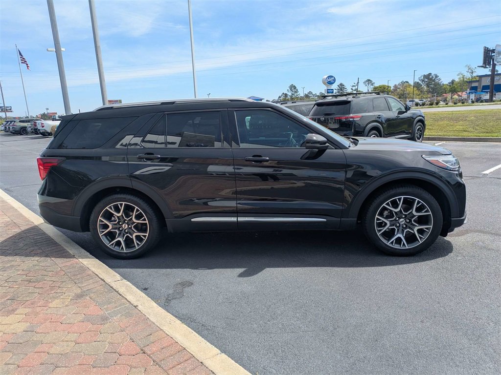 Used 2025 Ford Explorer Platinum w/ Ultimate Package image 4