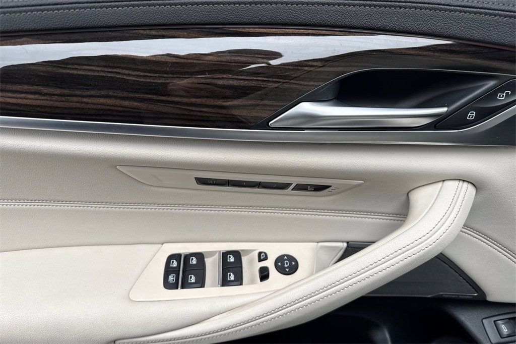 Used 2022 BMW M550i xDrive w/ Executive Package image 14