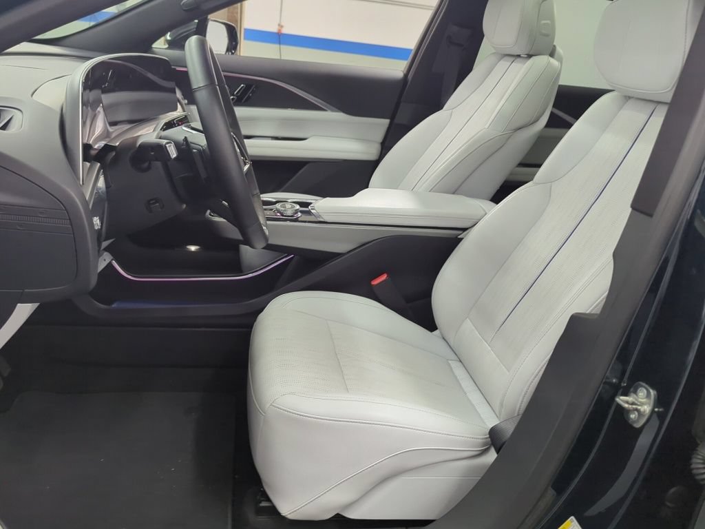 Used 2024 Cadillac Lyriq Sport AWD/4WD image 9