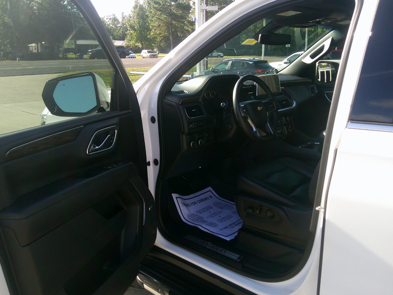 Used 2021 Chevrolet Tahoe LT w/ LT Signature Package image 9