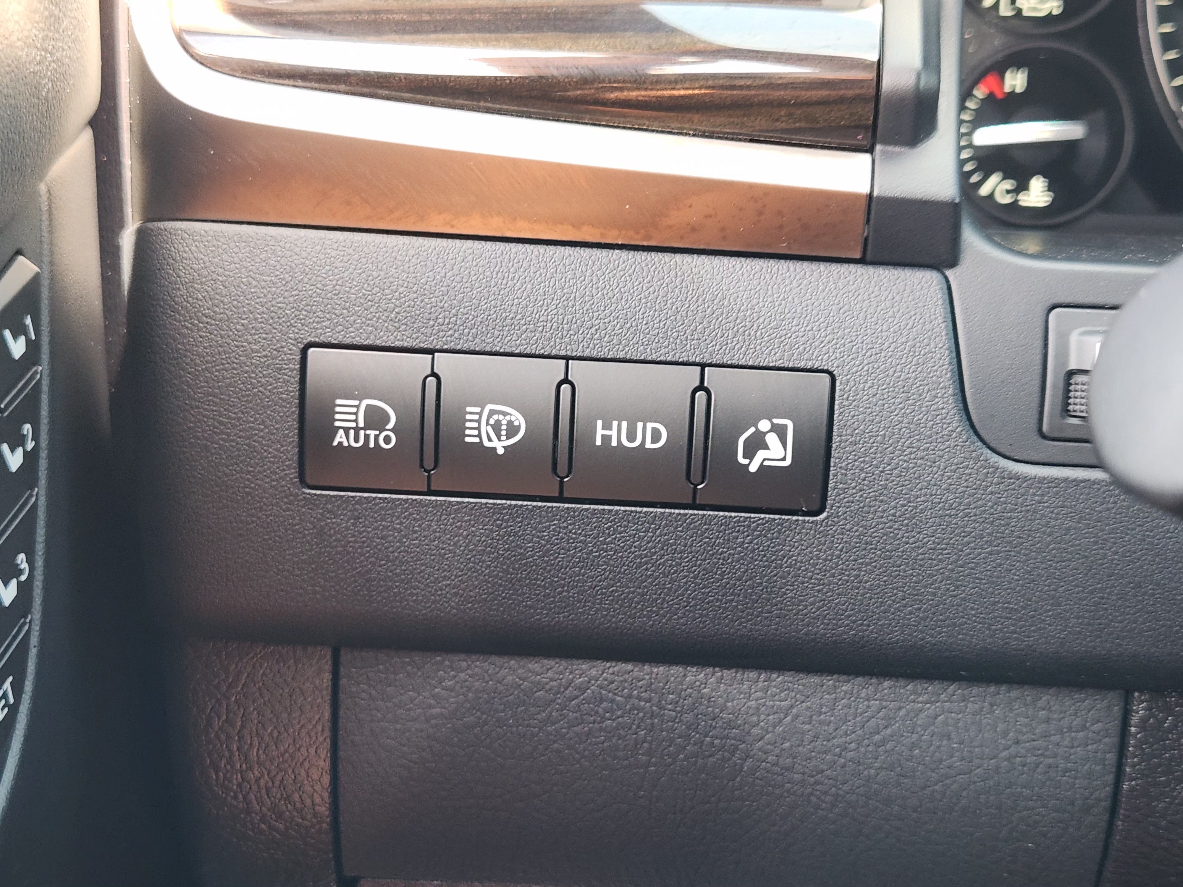 Used 2021 Lexus LX 570 4WD w/ Sport Package image 22