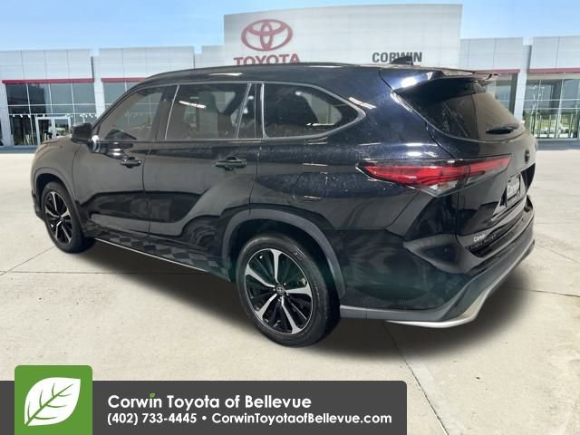 Used 2021 Toyota Highlander XSE image 3