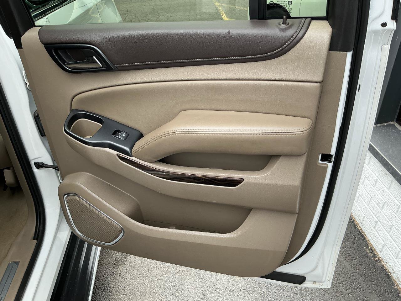 Used 2019 GMC Yukon XL SLT AWD/4WD image 25