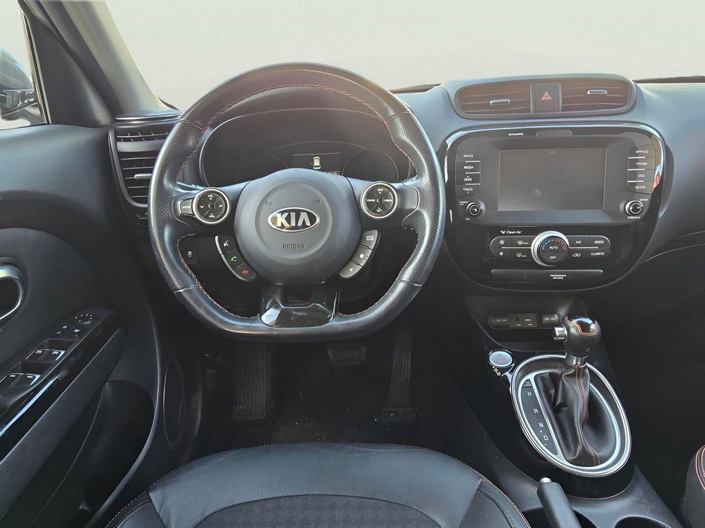 Used 2018 Kia Soul ! FWD image 16