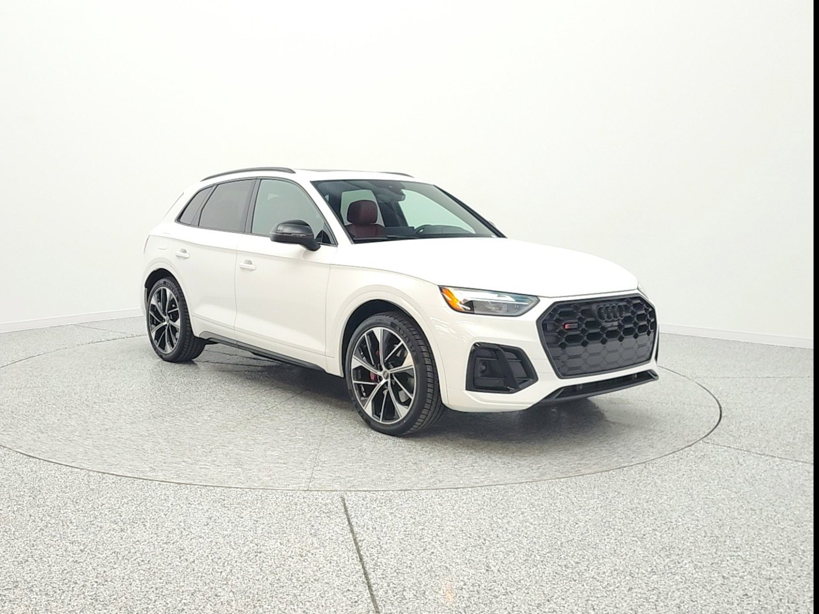 Used 2024 Audi SQ5 Premium Plus image 3