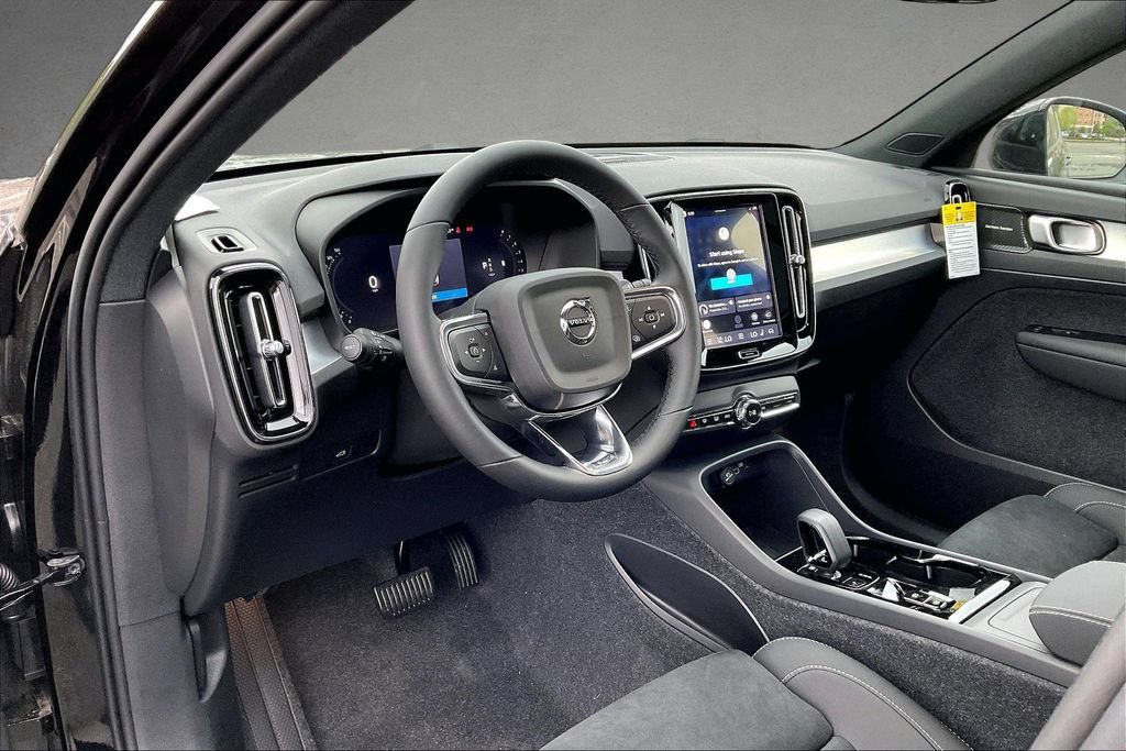 New 2026 Volvo XC40 B5 Ultra w/ Protection Package Premier AWD/4WD image 7