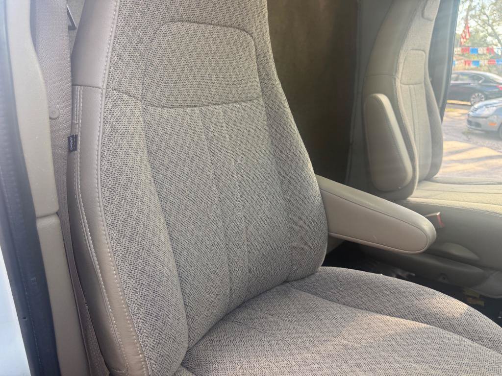 Used 2016 Chevrolet Express 2500 RWD image 29