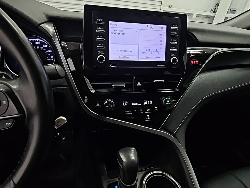 Used 2023 Toyota Camry SE image 13
