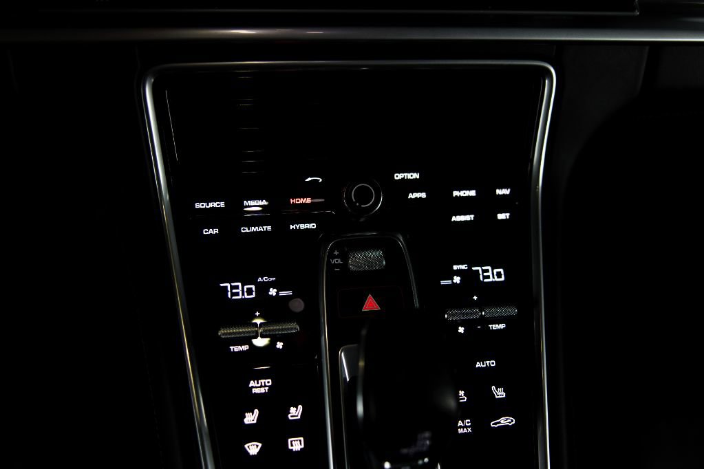 Used 2019 Porsche Panamera Turbo S image 32