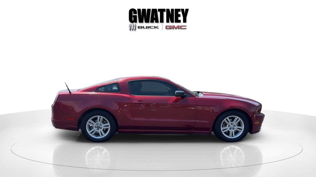 Used 2014 Ford Mustang Coupe RWD image 2