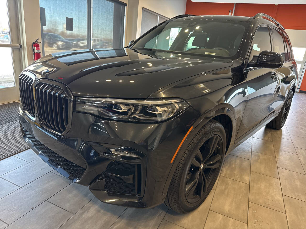 Used 2022 BMW X7 xDrive40i w/ M Sport Package image 7