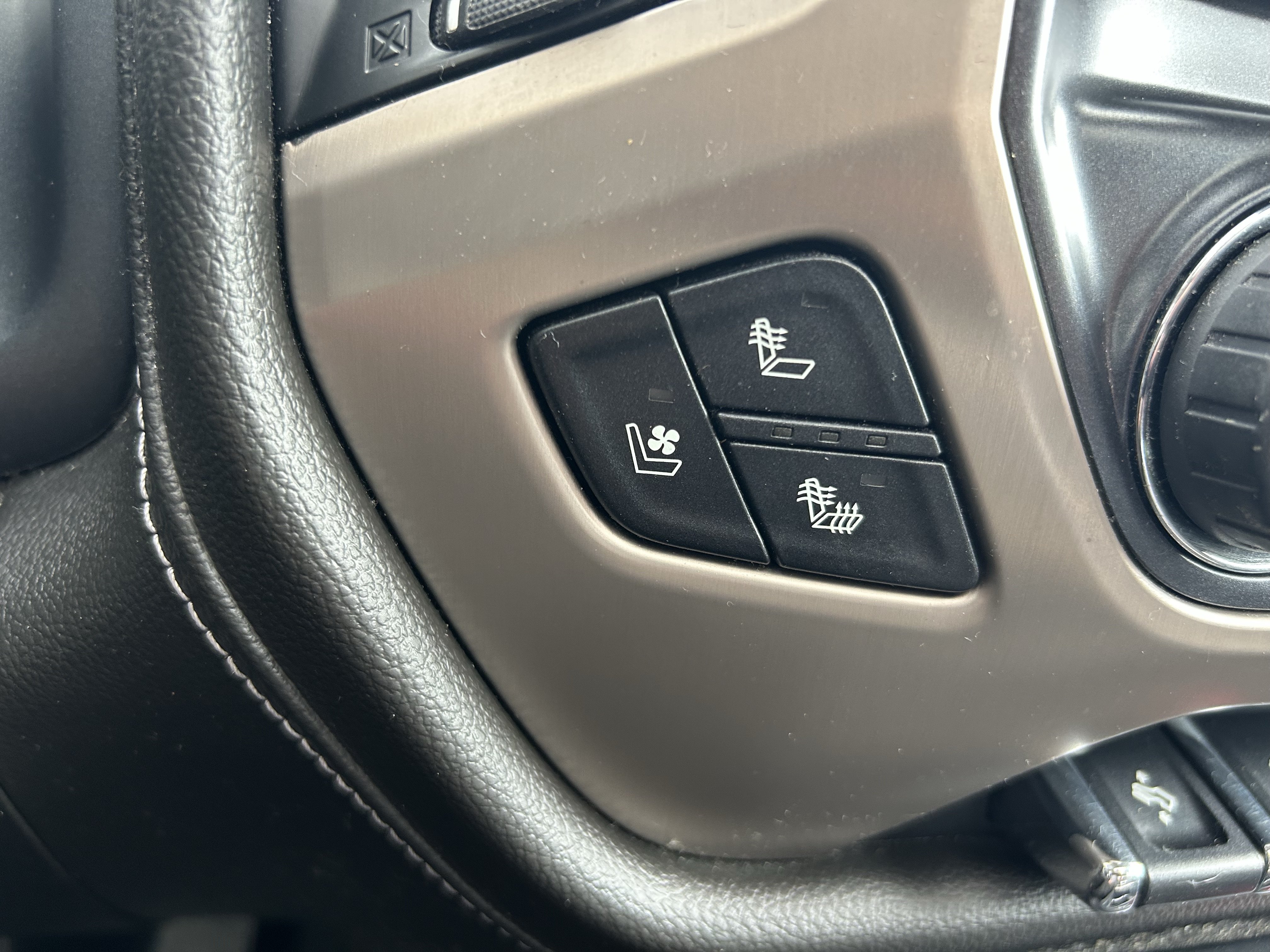Used 2017 GMC Sierra 1500 Denali w/ Denali Ultimate Package AWD/4WD image 33