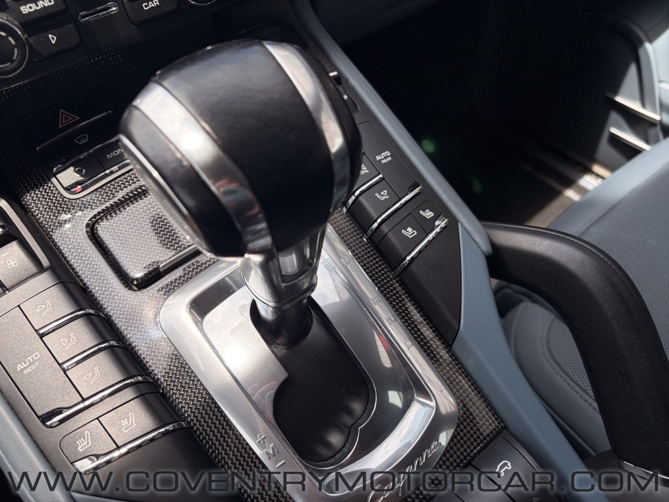 Used 2012 Porsche Cayenne Turbo AWD/4WD image 28
