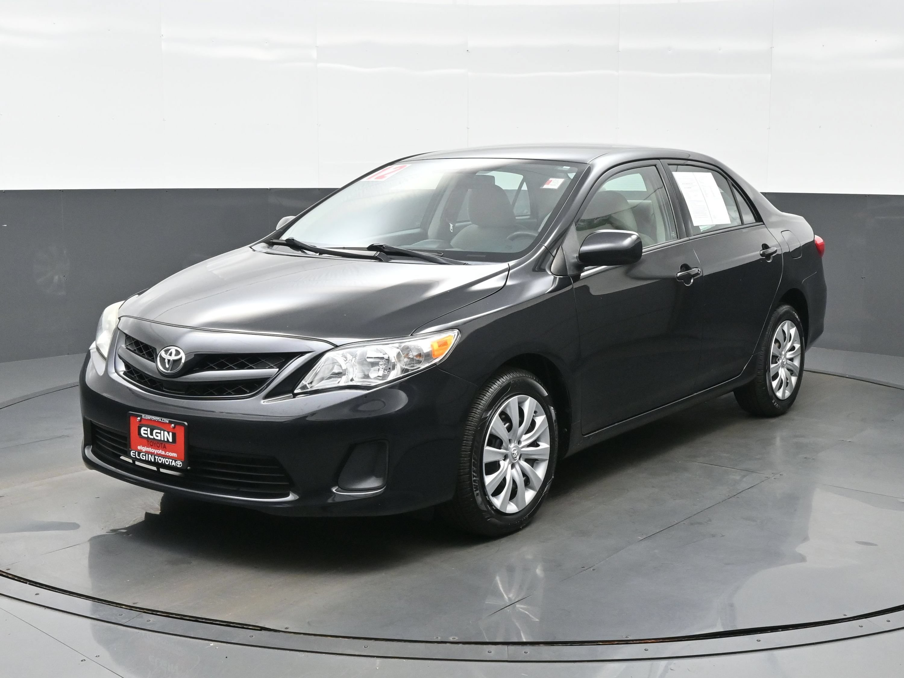 Used 2012 Toyota Corolla LE FWD image 2