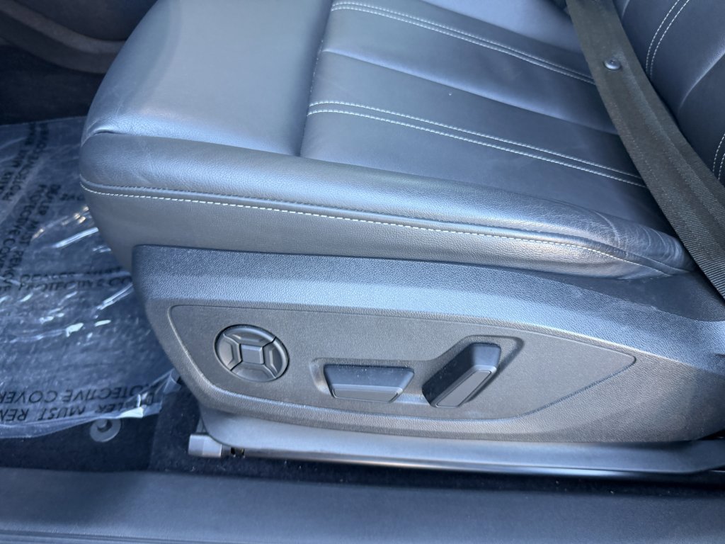 Used 2024 Audi Q4 e-tron Premium w/ Convenience Package image 33