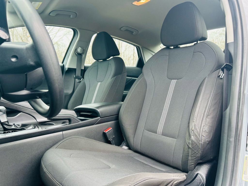 Used 2021 Hyundai Elantra SE image 26