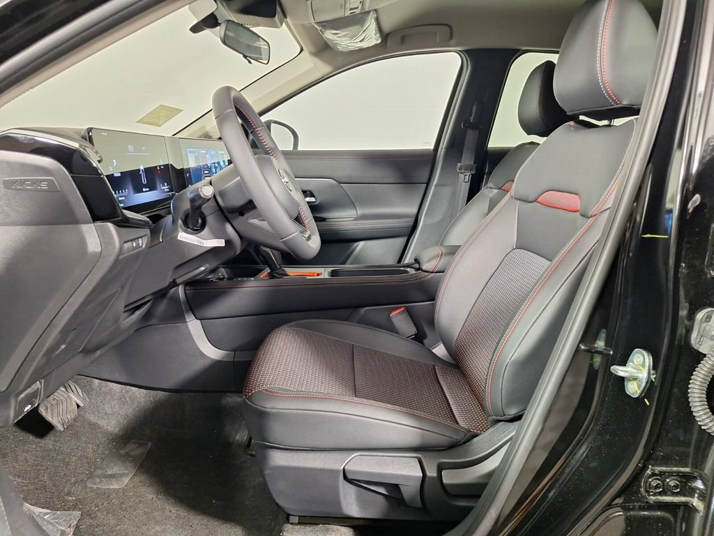 Used 2026 Nissan Kicks SR FWD image 11
