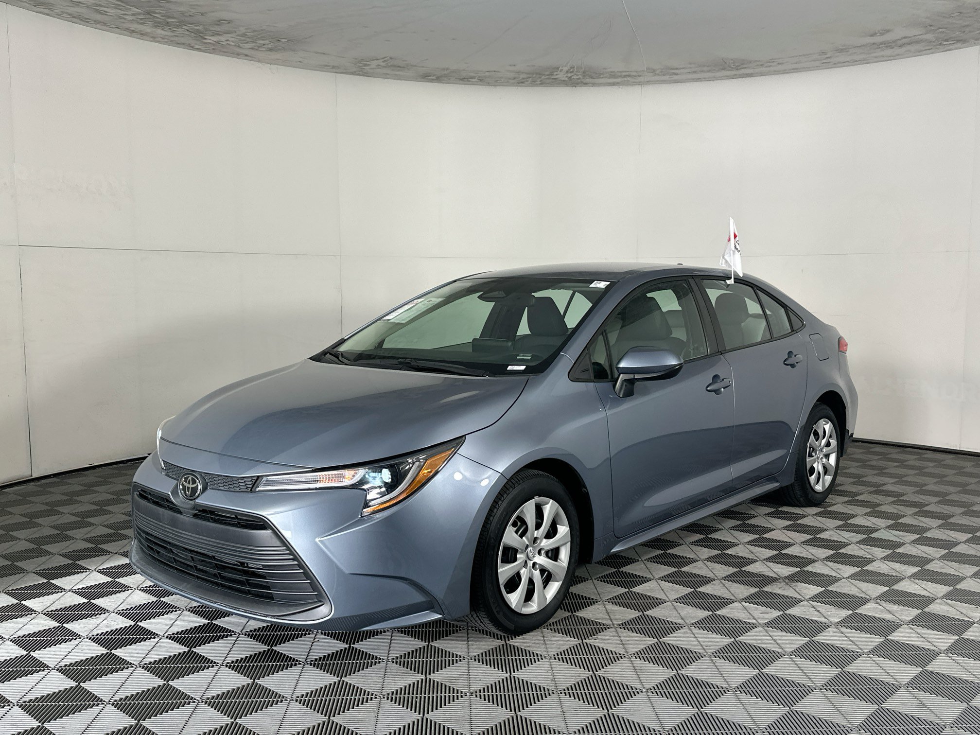 Used 2023 Toyota Corolla LE FWD image 7