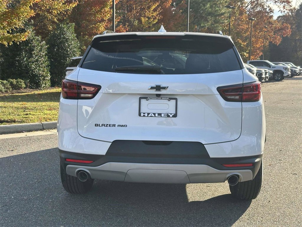 New 2025 Chevrolet Blazer LT w/ Midnight/Sport Edition image 21