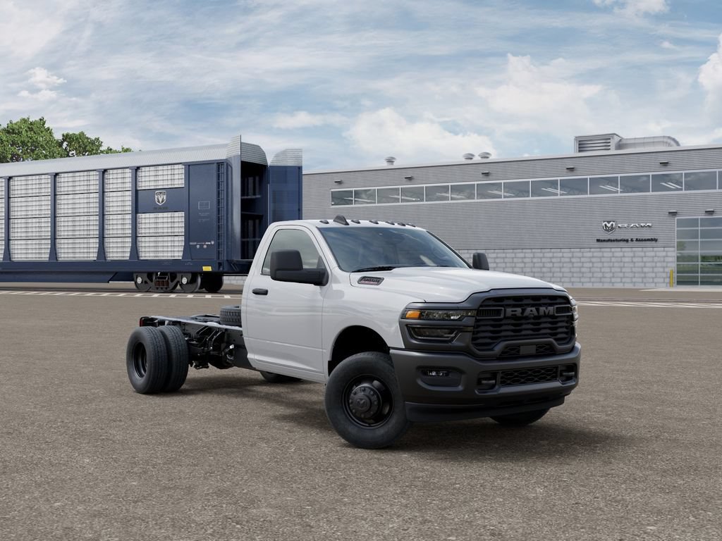 New 2025 RAM 3500 Tradesman AWD/4WD image 5