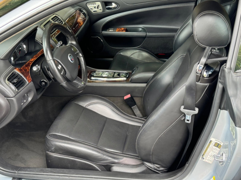 Used 2011 Jaguar XKR R image 5