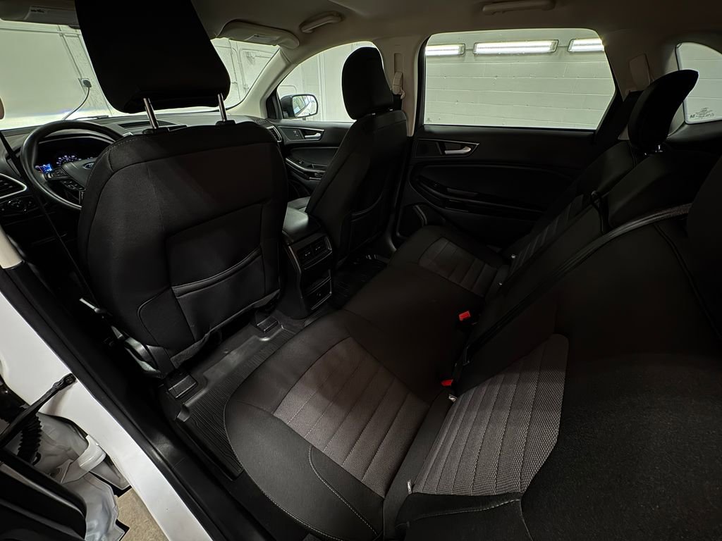 Used 2024 Ford Edge SE w/ Cargo Accessory Package image 33