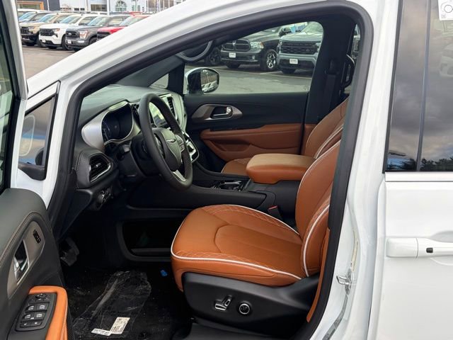 New 2026 Chrysler Pacifica Pinnacle FWD image 16