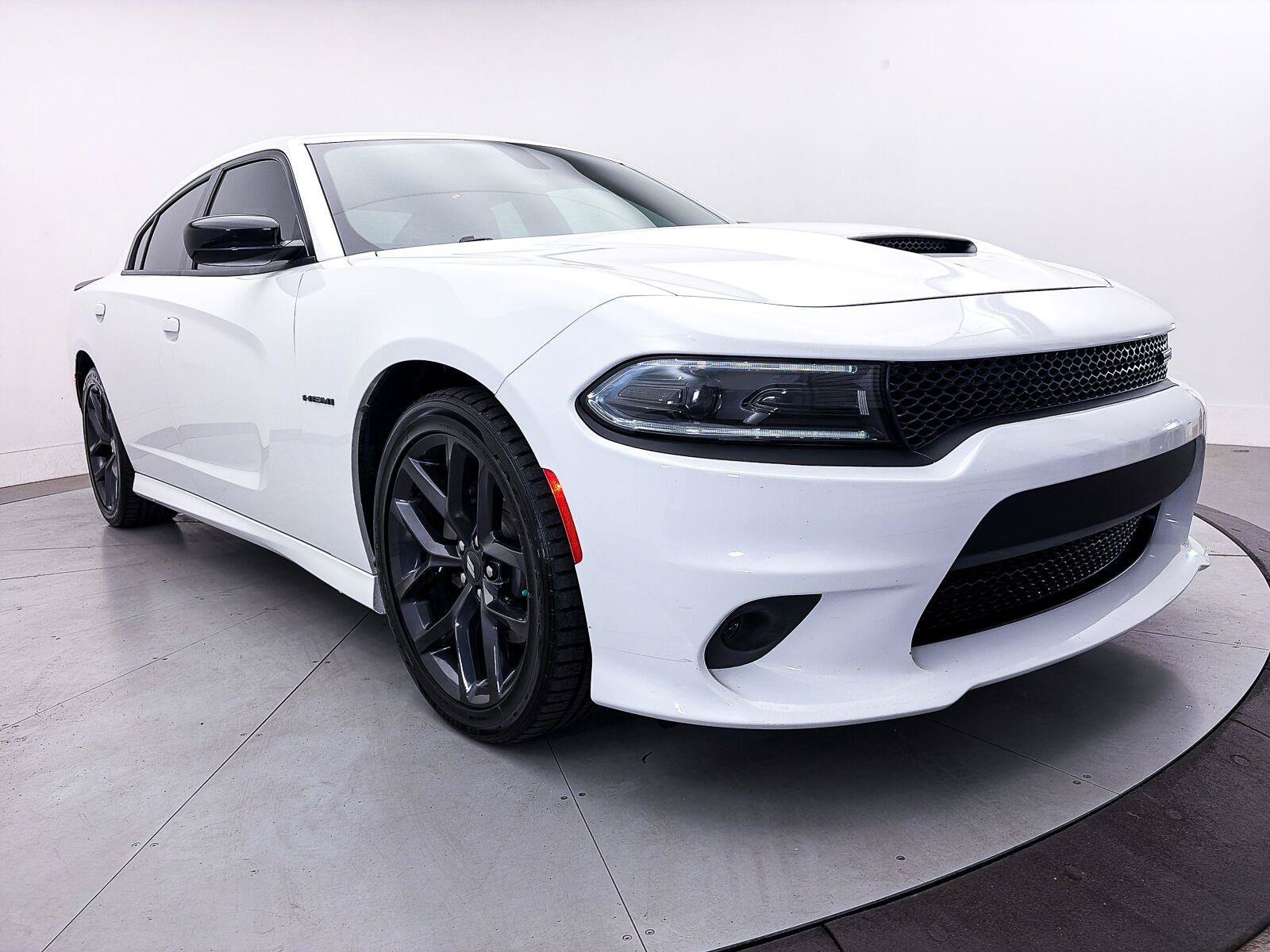 Used 2022 Dodge Charger R/T w/ Plus Group RWD image 11