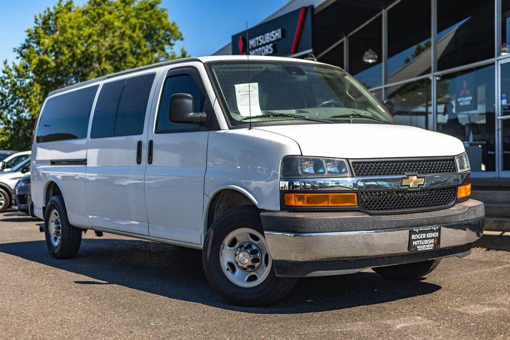 Used 2020 Chevrolet Express 3500 LT w/ LT Preferred Equipment Group RWD image 1