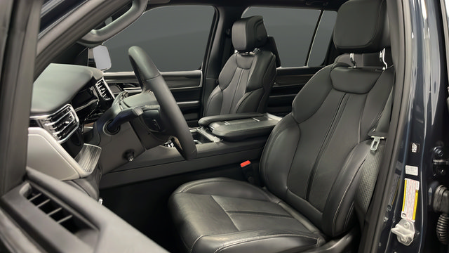 Used 2024 Jeep Wagoneer Series II w/ Premium Group I AWD/4WD image 9