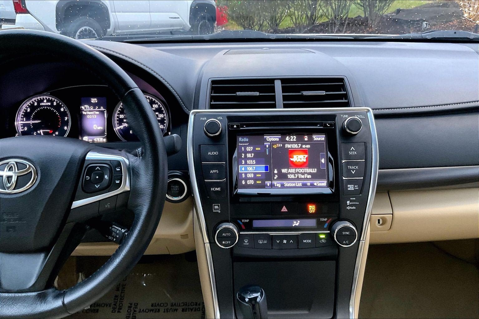 Used 2015 Toyota Camry XLE FWD image 6