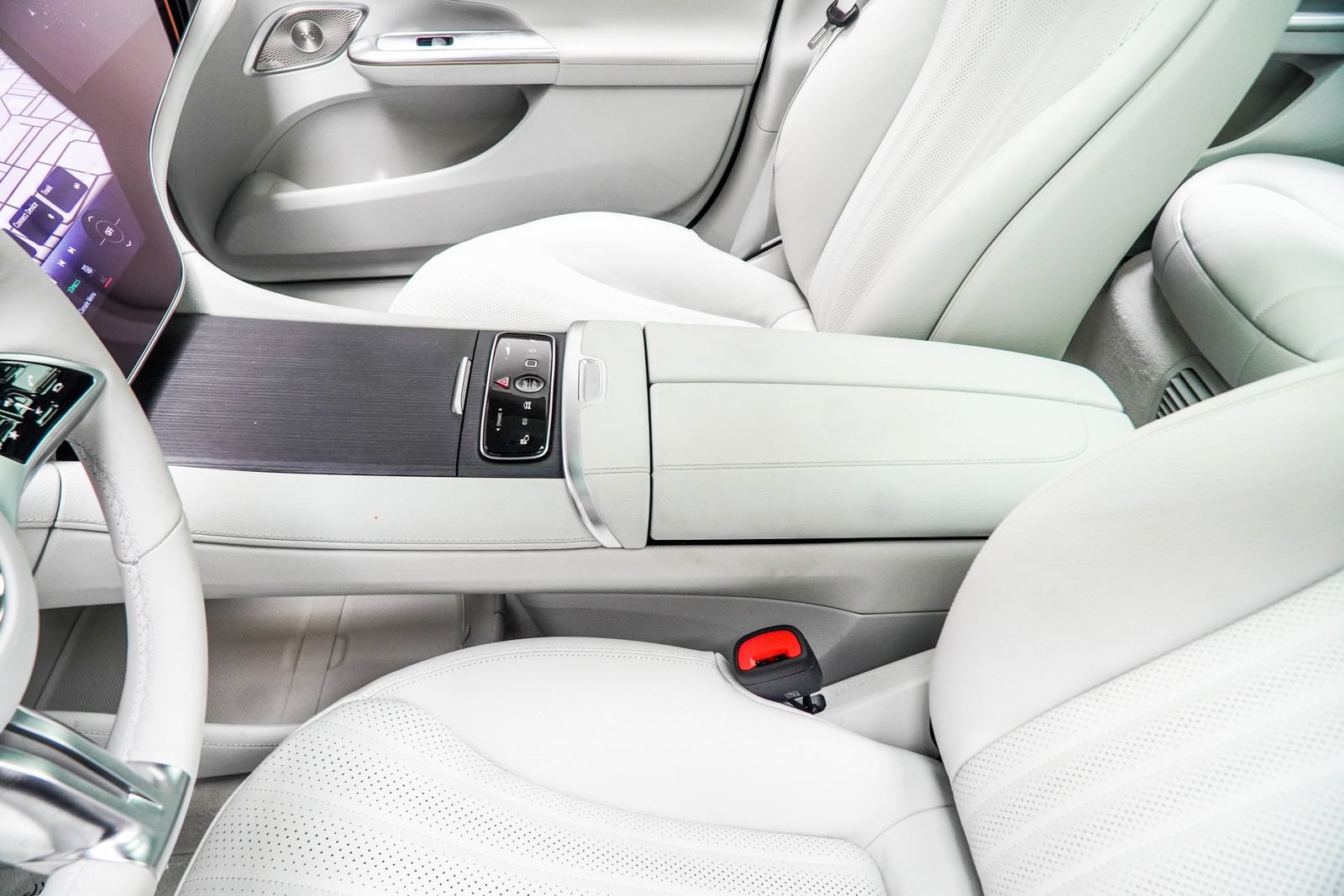 Used 2025 Mercedes-Benz EQE 500 4MATIC Sedan image 21