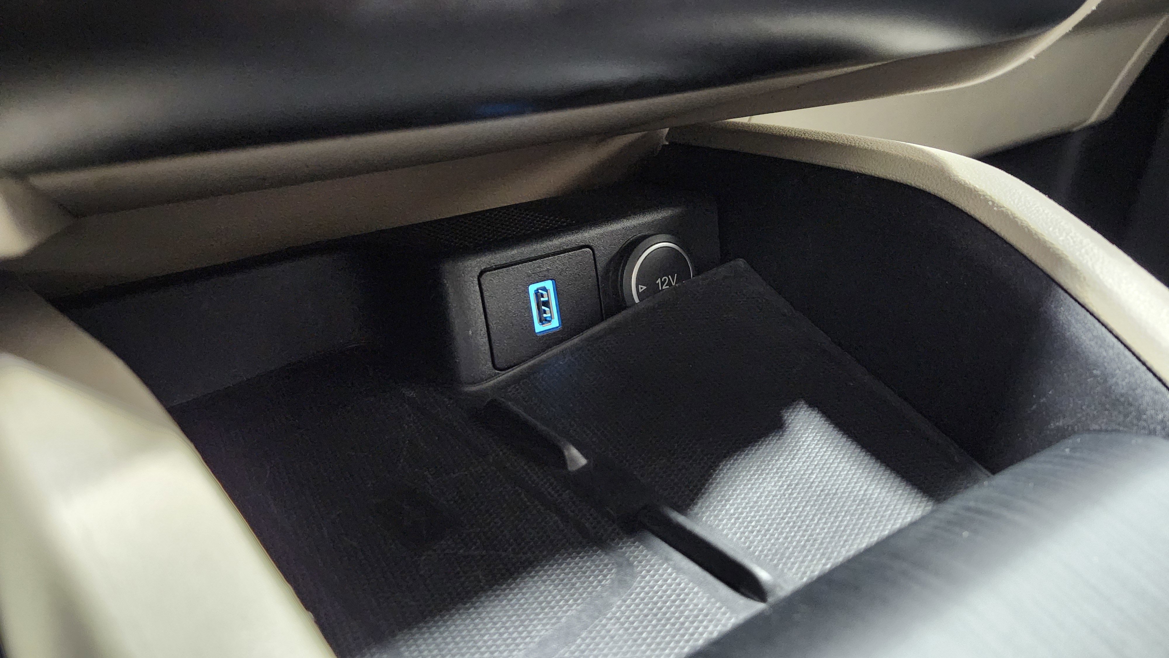 Used 2020 Ford Escape Titanium image 34