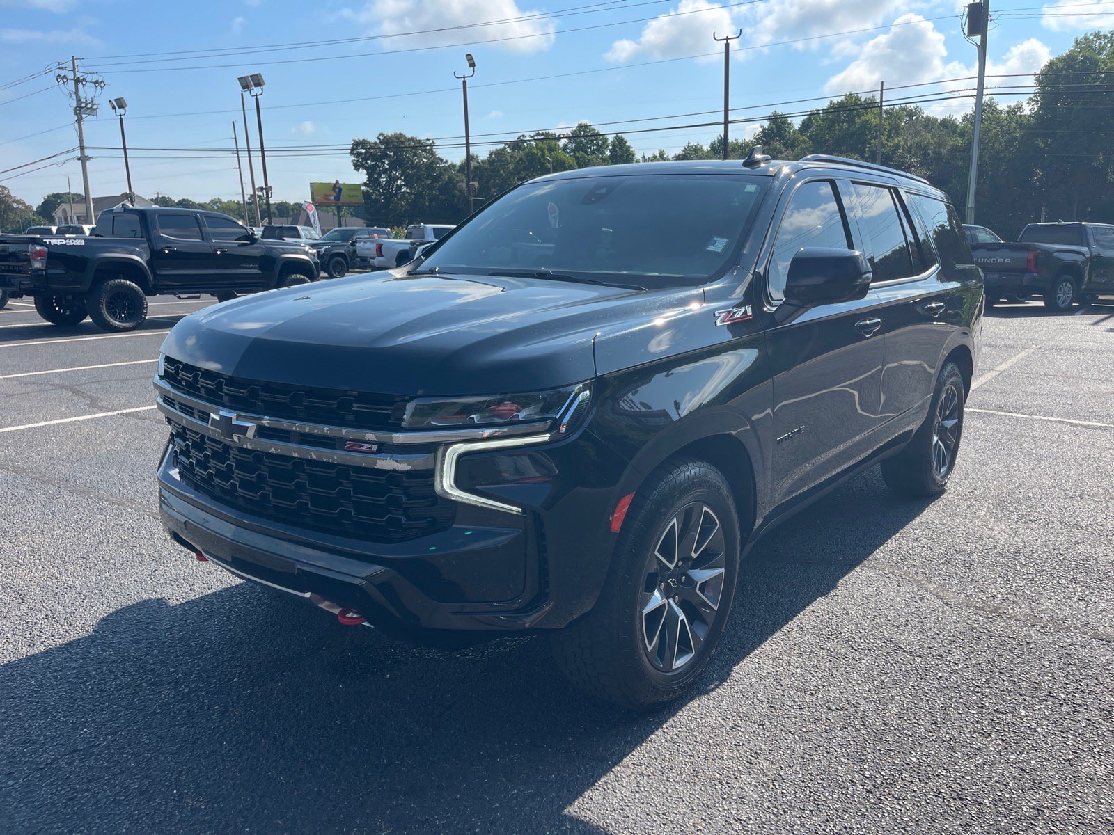 Used 2021 Chevrolet Tahoe Z71 w/ Z71 Off-Road Package AWD/4WD image 3